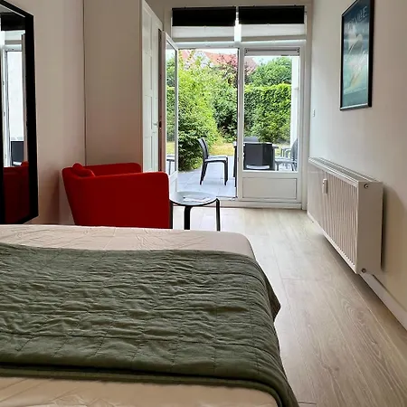 3 Bedroom With Own Garden Close To Main Trainstation Lejlighed Gent