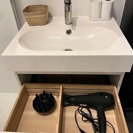 Apartamento 3 Bedroom With Own Garden Close To Main Trainstation