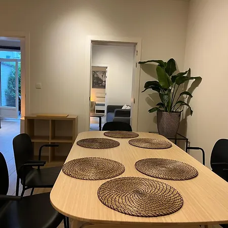 3 Bedroom With Own Garden Close To Main Trainstation Apartment Ghent