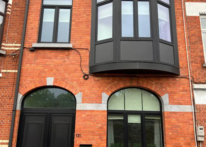 Apartment 3 Bedroom With Own Garden Close To Main Trainstation