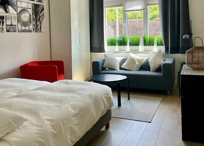 3 Bedroom With Own Garden Close To Main Trainstation * Ghent