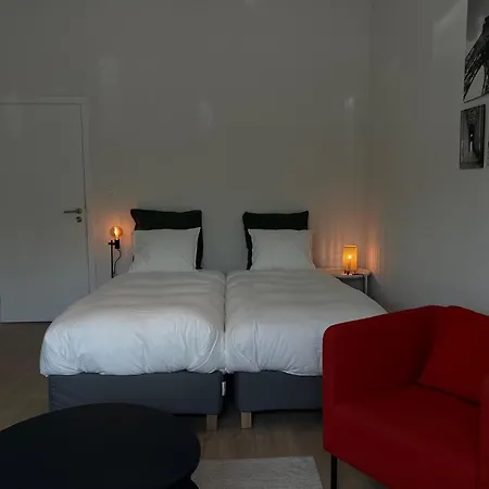 3 Bedroom With Own Garden Close To Main Trainstation