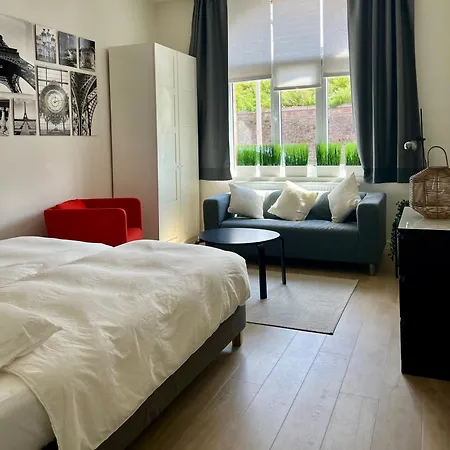 3 Bedroom With Own Garden Close To Main Trainstation * Ghent